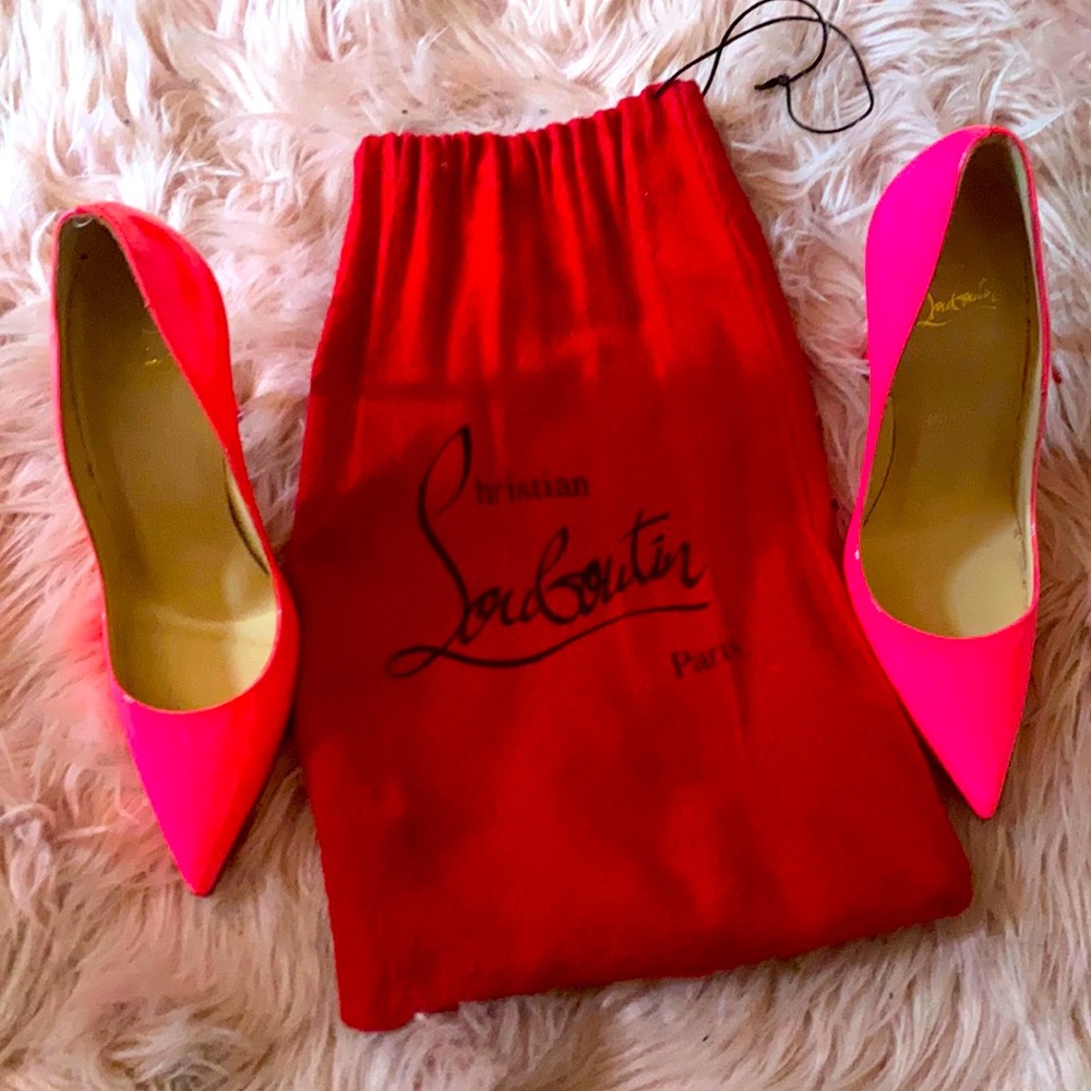 Christian Louboutin pump